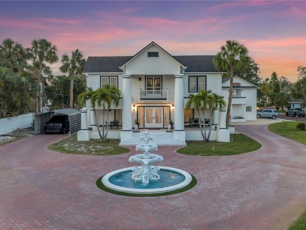 208 N SPRING BOULEVARD, TARPON SPRINGS, FL 34689