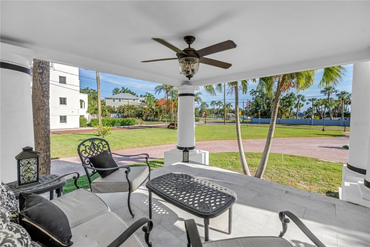 208 N Spring Boulevard, Tarpon Springs, FL 34689 Photo