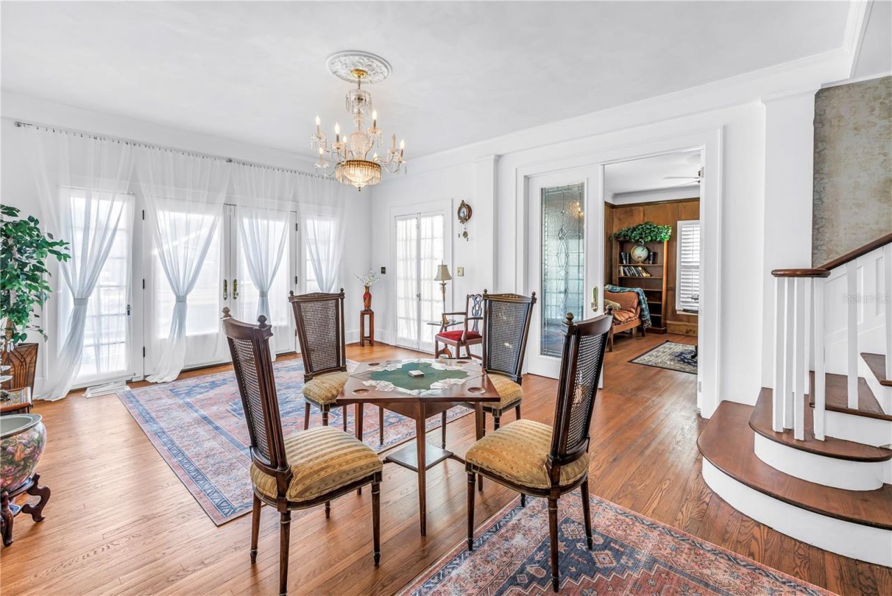 208 N Spring Boulevard, Tarpon Springs, FL 34689 Photo