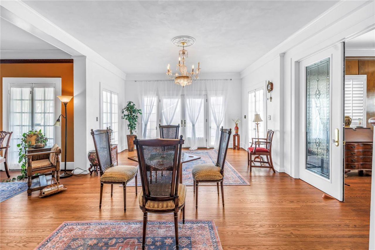 208 N Spring Boulevard, Tarpon Springs, FL 34689 Photo
