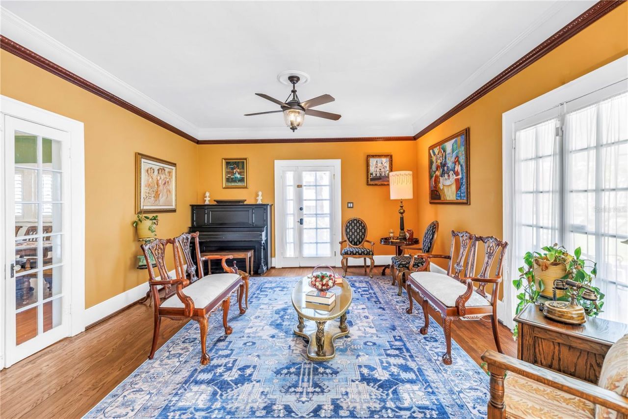 208 N Spring Boulevard, Tarpon Springs, FL 34689 Photo