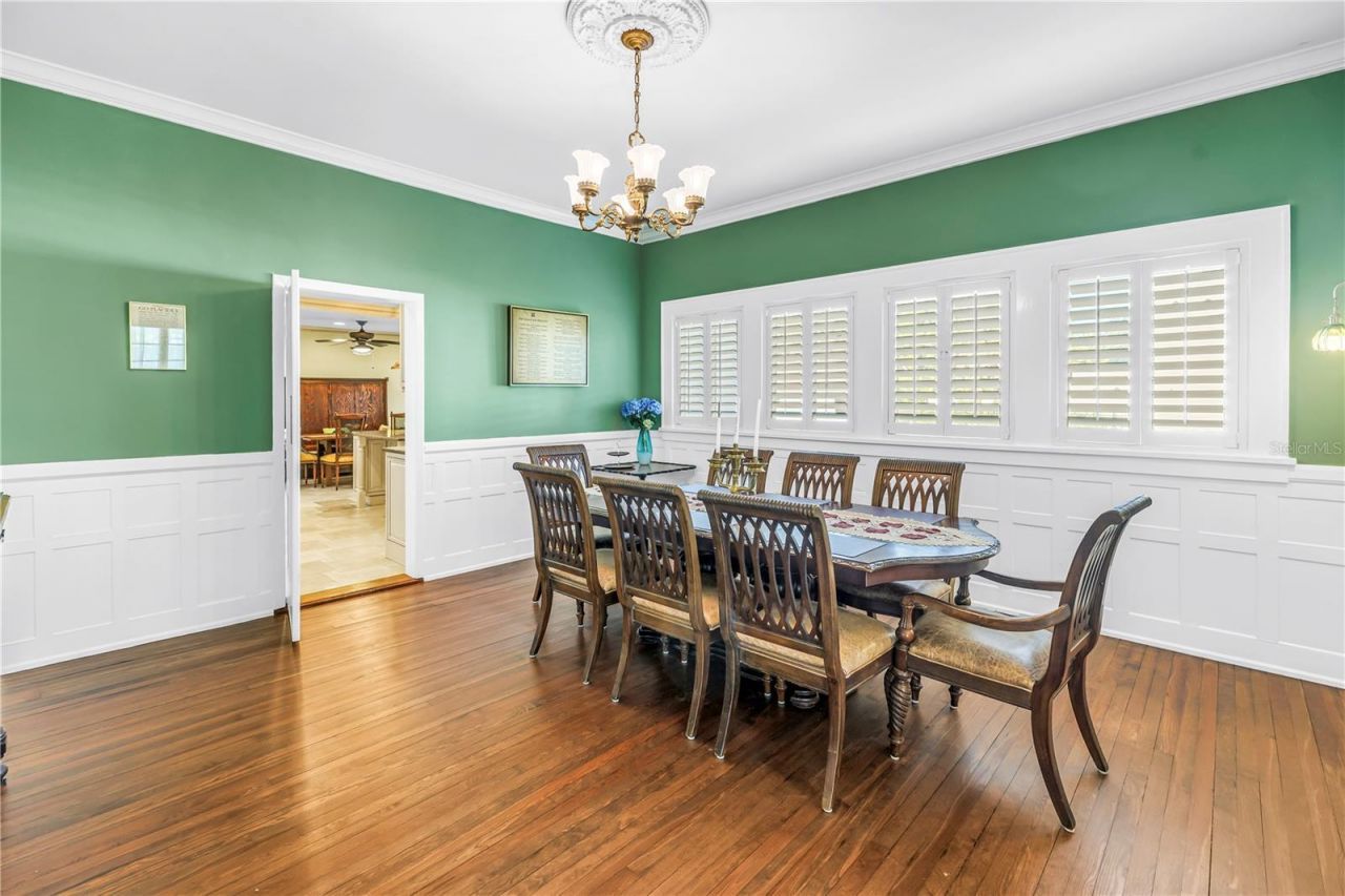 208 N Spring Boulevard, Tarpon Springs, FL 34689 Photo