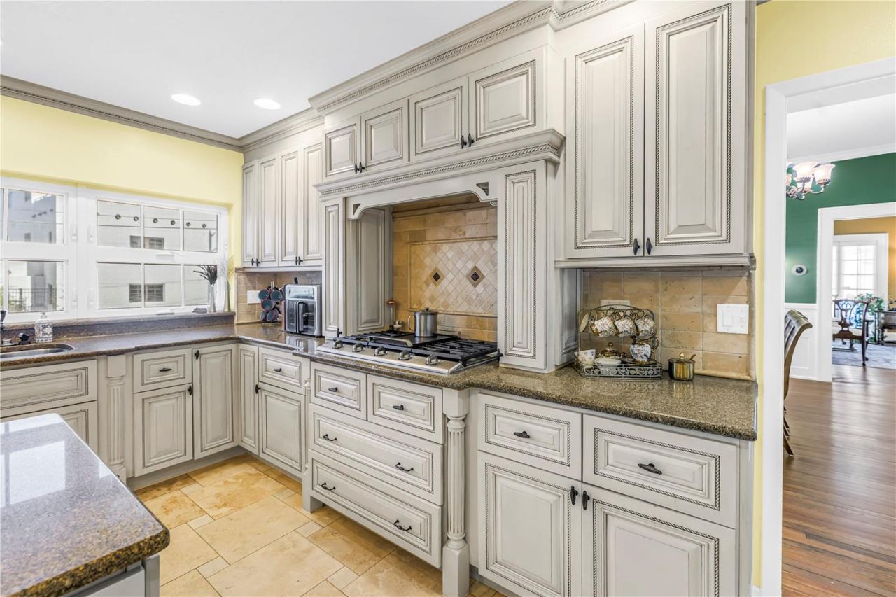 208 N Spring Boulevard, Tarpon Springs, FL 34689 Photo
