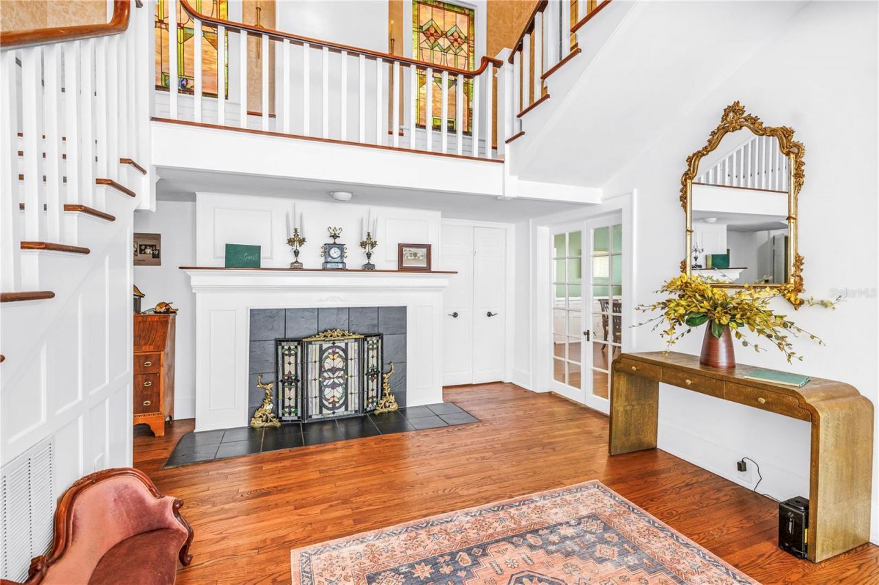 208 N Spring Boulevard, Tarpon Springs, FL 34689 Photo