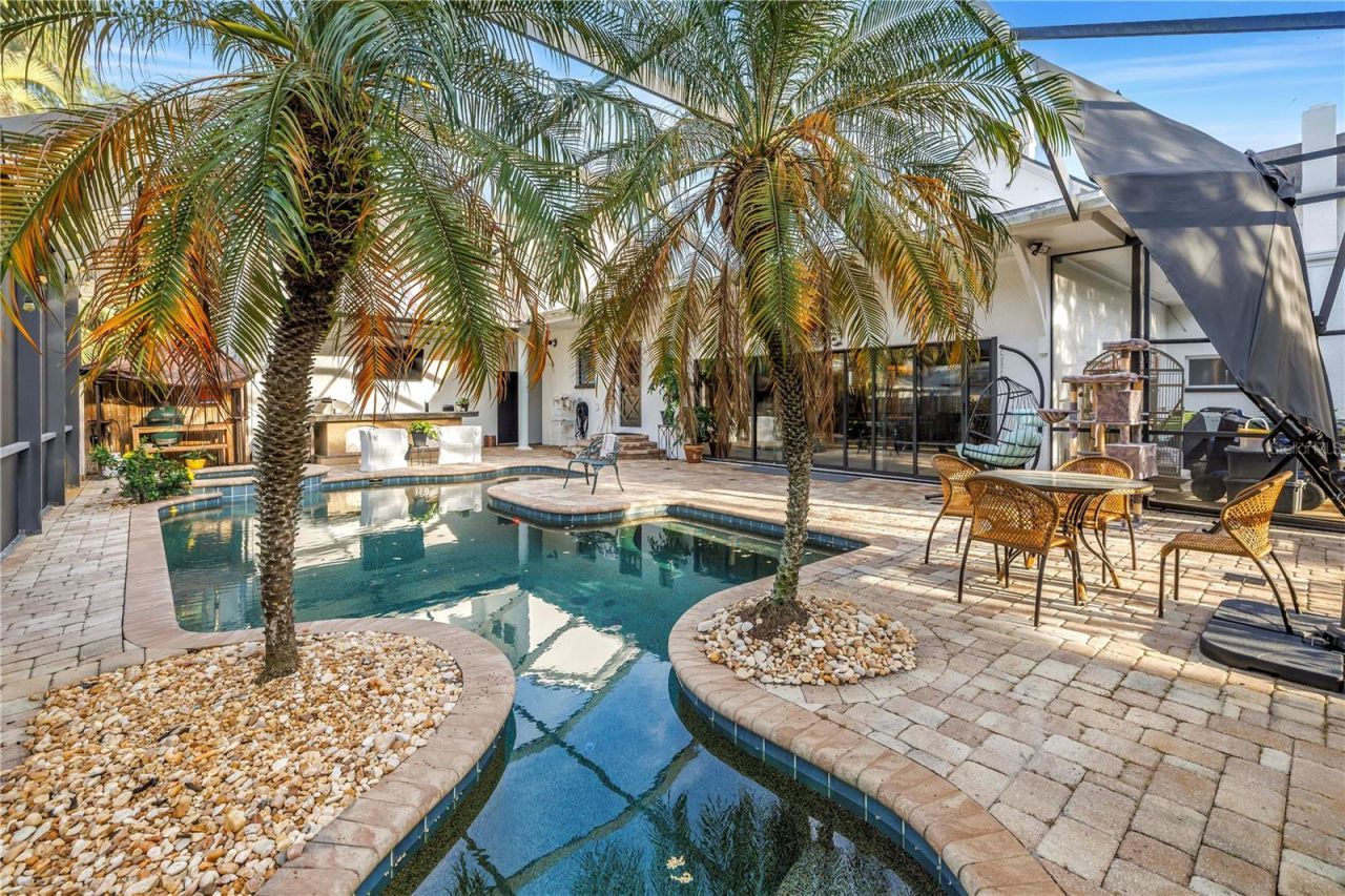 208 N Spring Boulevard, Tarpon Springs, FL 34689 Photo