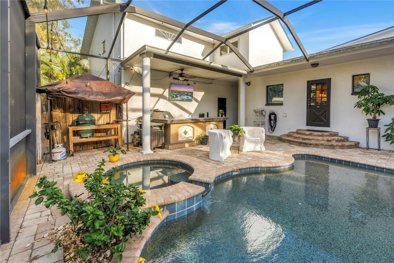 208 N Spring Boulevard, Tarpon Springs, FL 34689 Photo