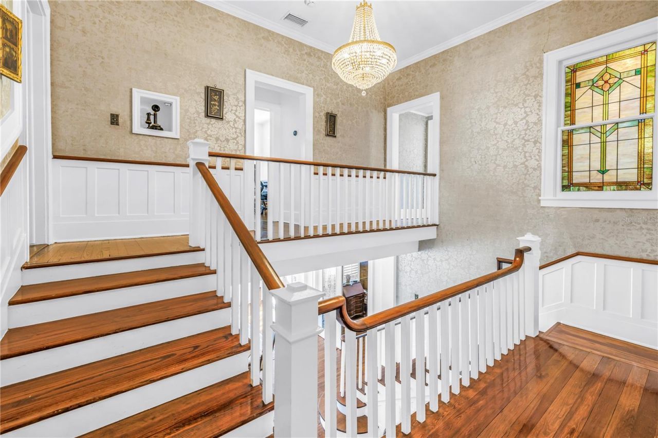 208 N Spring Boulevard, Tarpon Springs, FL 34689 Photo
