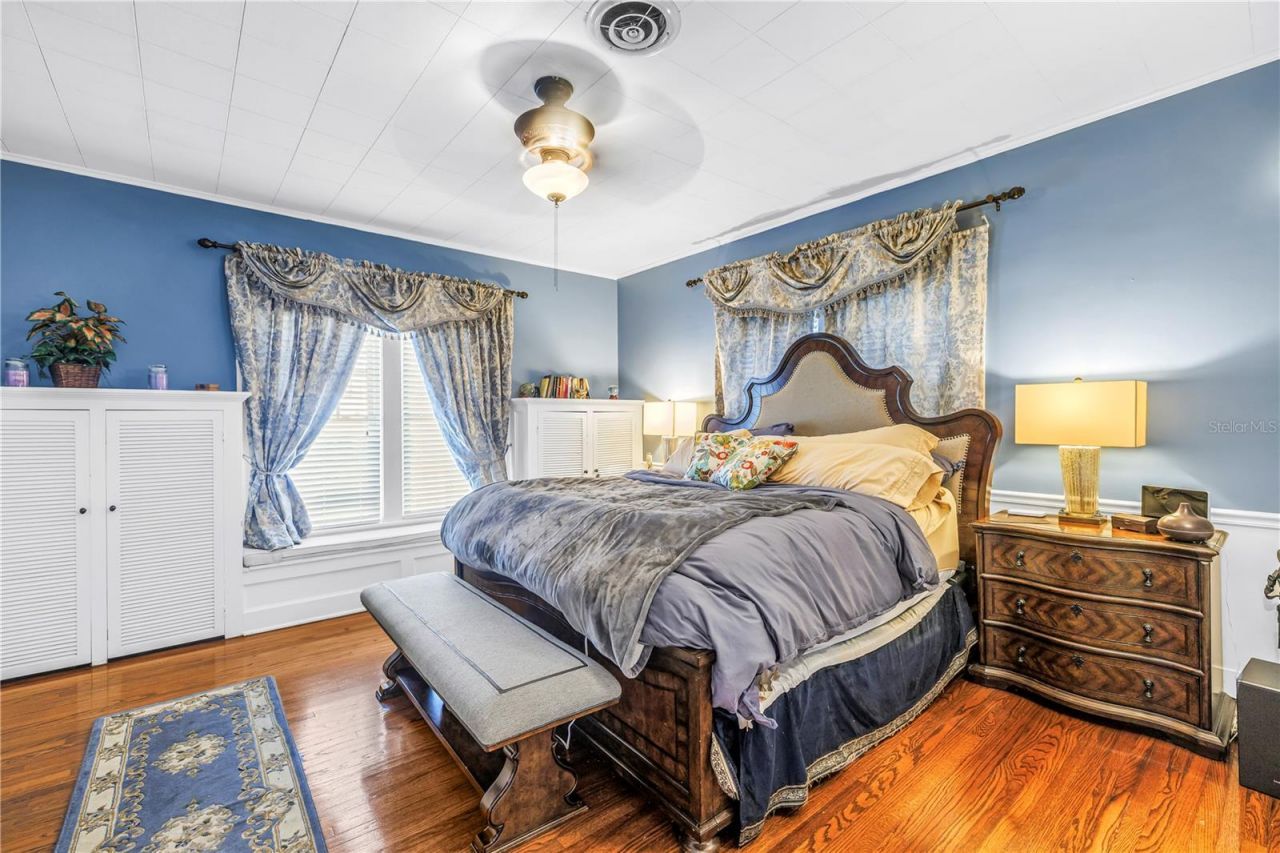 208 N Spring Boulevard, Tarpon Springs, FL 34689 Photo