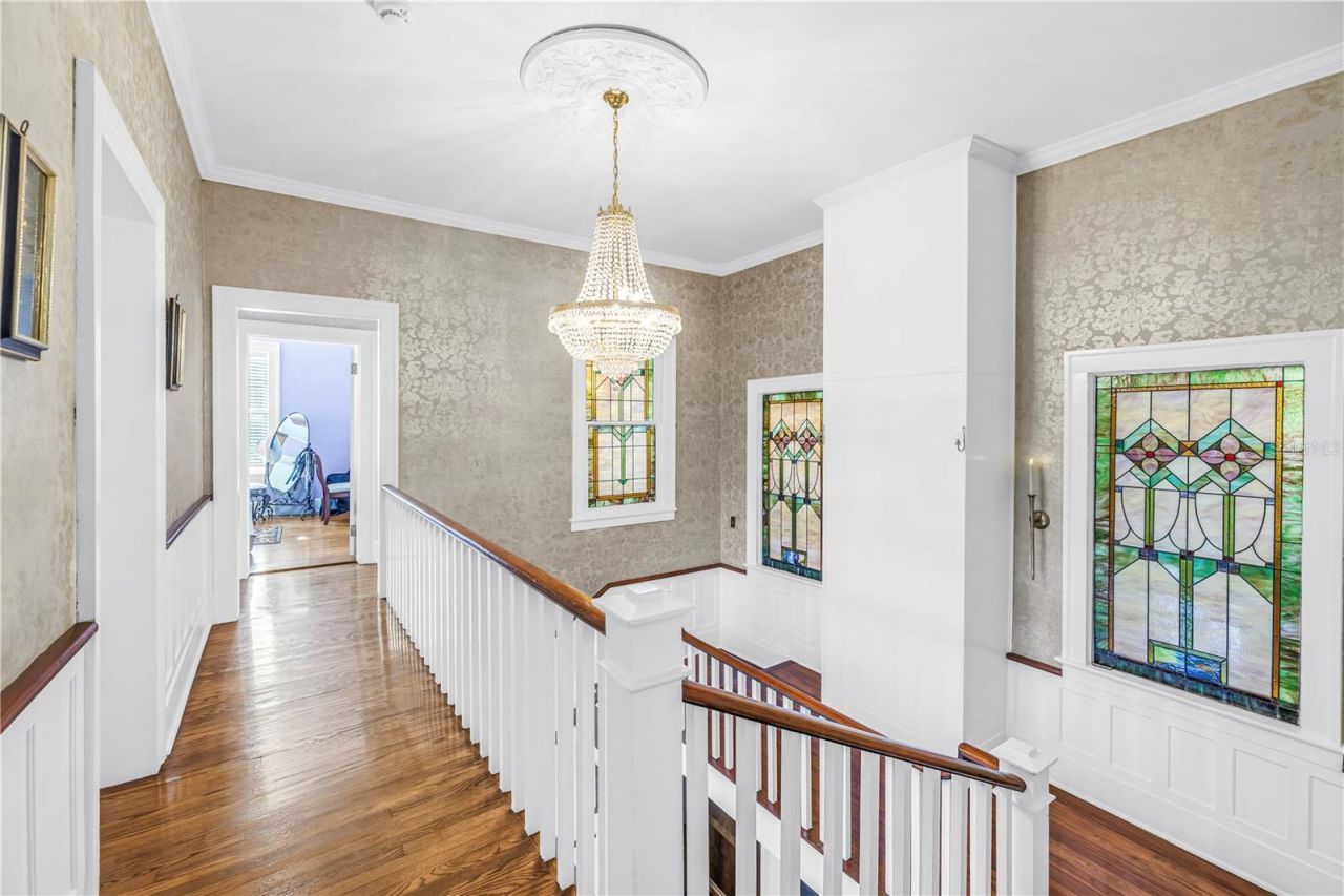 208 N Spring Boulevard, Tarpon Springs, FL 34689 Photo