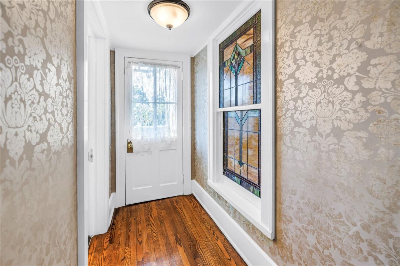 208 N Spring Boulevard, Tarpon Springs, FL 34689 Photo