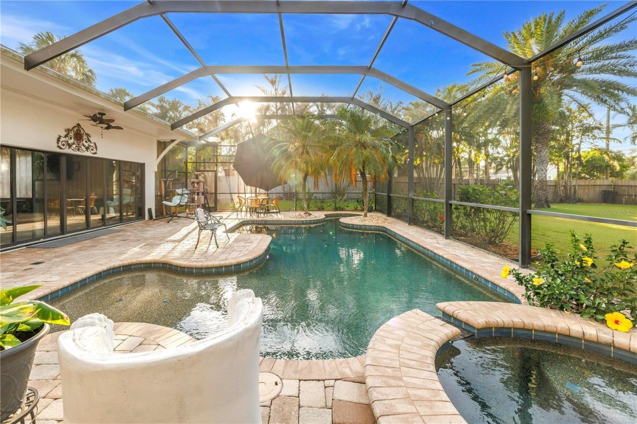 208 N Spring Boulevard, Tarpon Springs, FL 34689 Photo