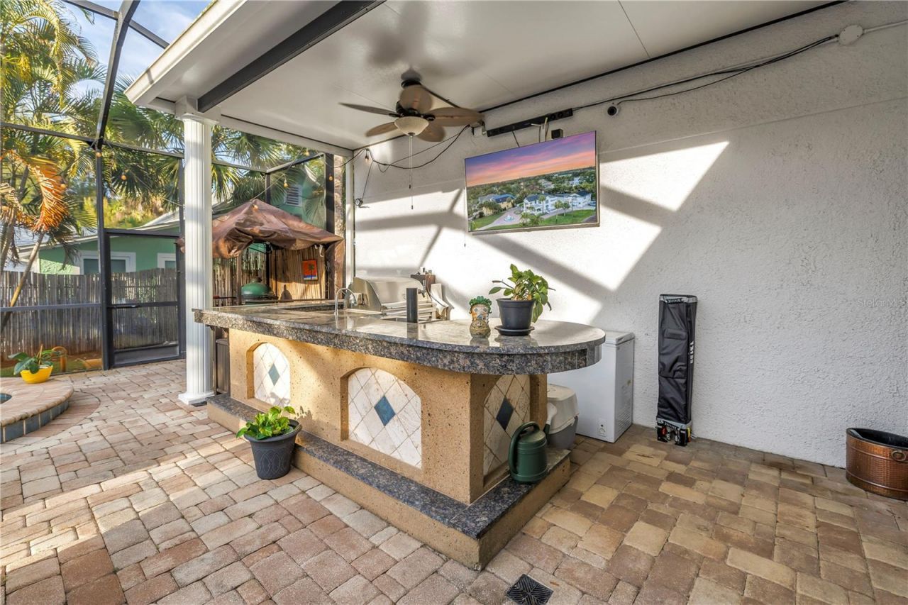 208 N Spring Boulevard, Tarpon Springs, FL 34689 Photo