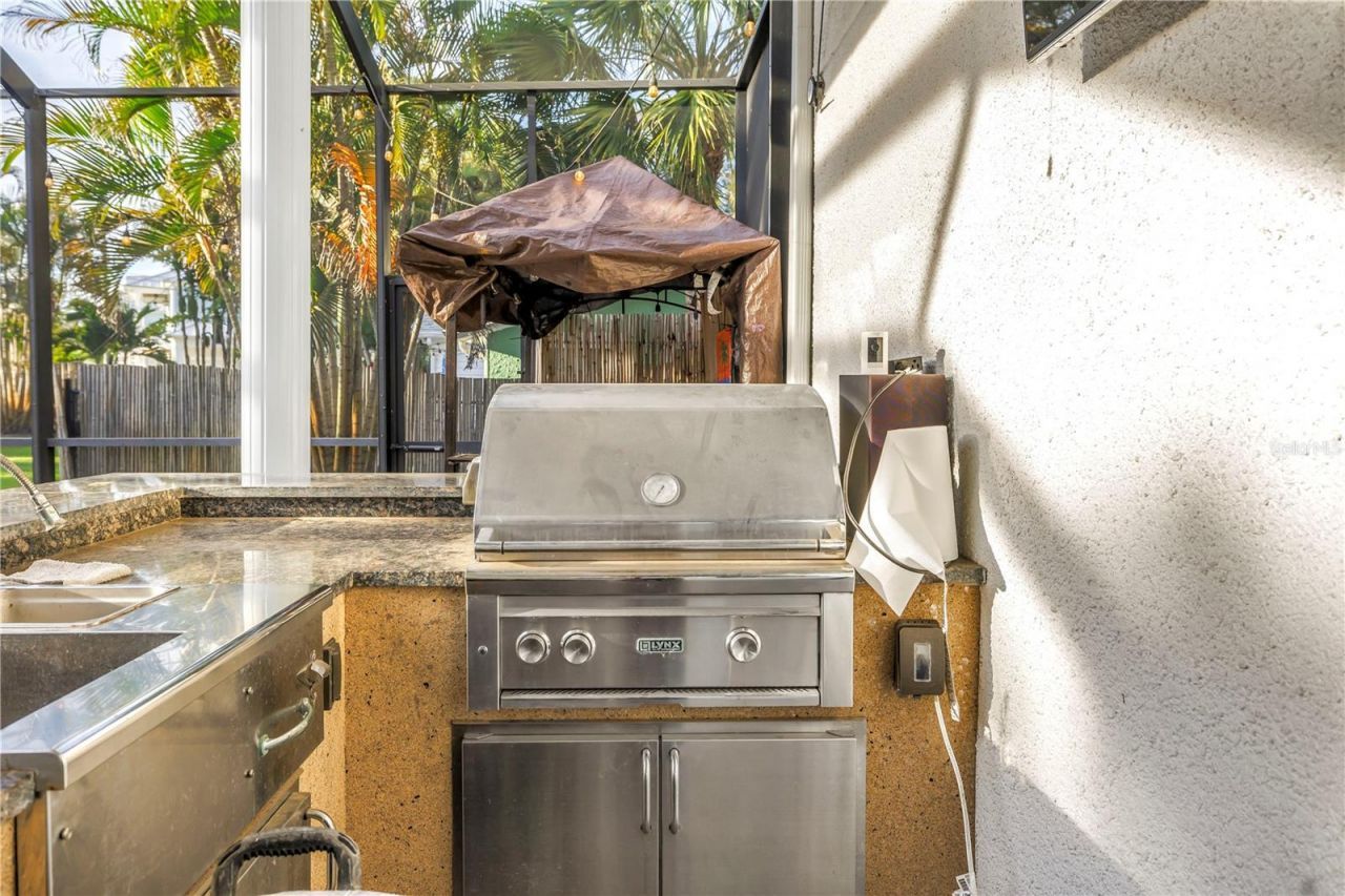 208 N Spring Boulevard, Tarpon Springs, FL 34689 Photo