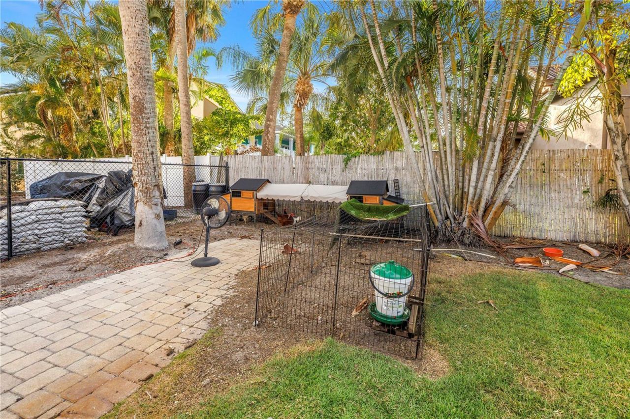 208 N Spring Boulevard, Tarpon Springs, FL 34689 Photo