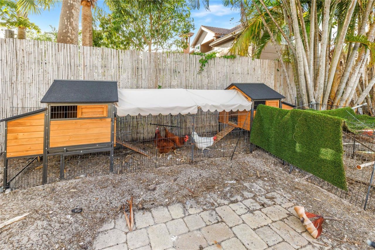 208 N Spring Boulevard, Tarpon Springs, FL 34689 Photo