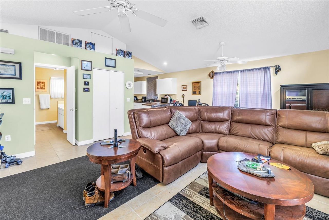 208 N Spring Boulevard, Tarpon Springs, FL 34689 Photo
