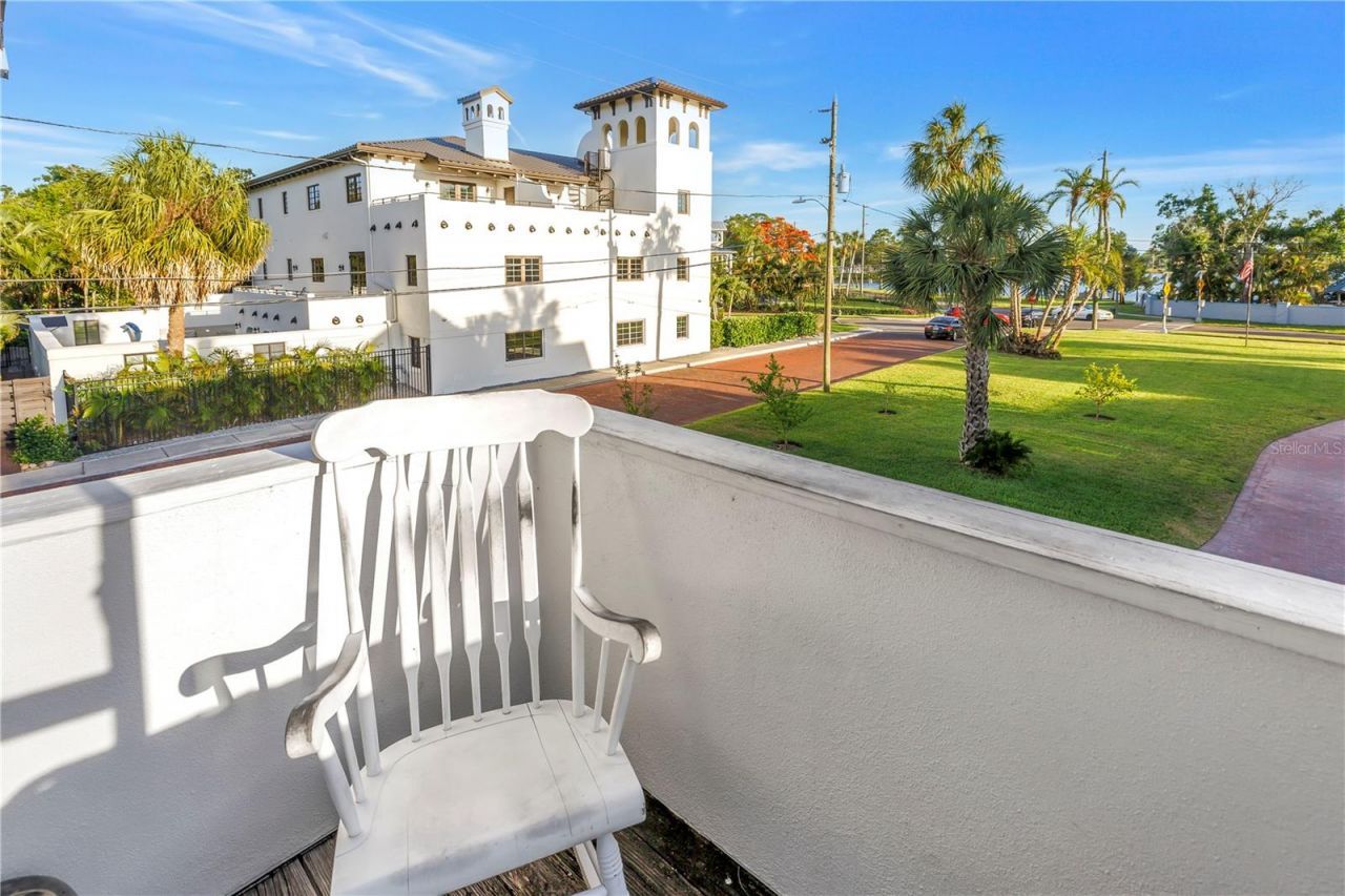 208 N Spring Boulevard, Tarpon Springs, FL 34689 Photo