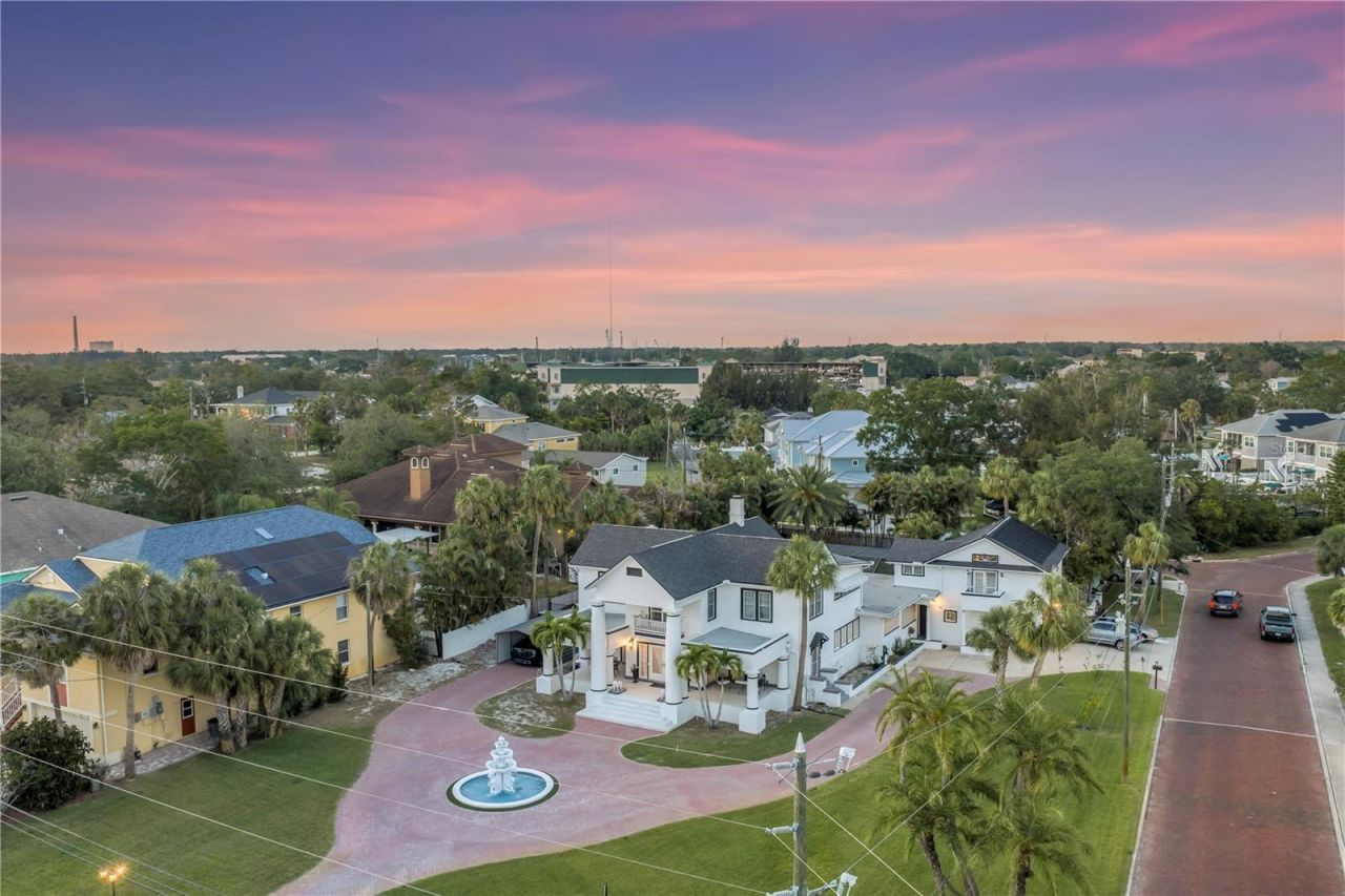 208 N Spring Boulevard, Tarpon Springs, FL 34689 Photo