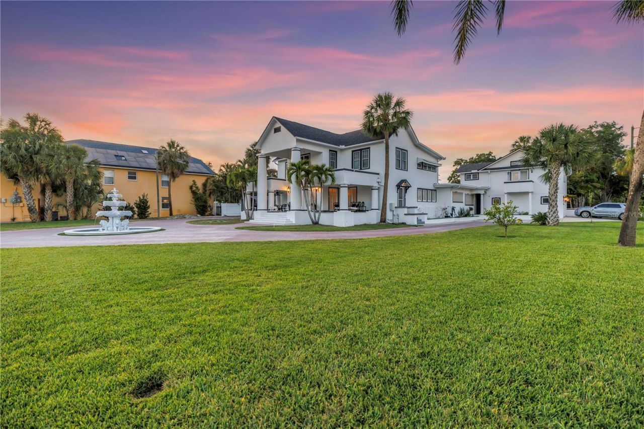 208 N Spring Boulevard, Tarpon Springs, FL 34689 Photo