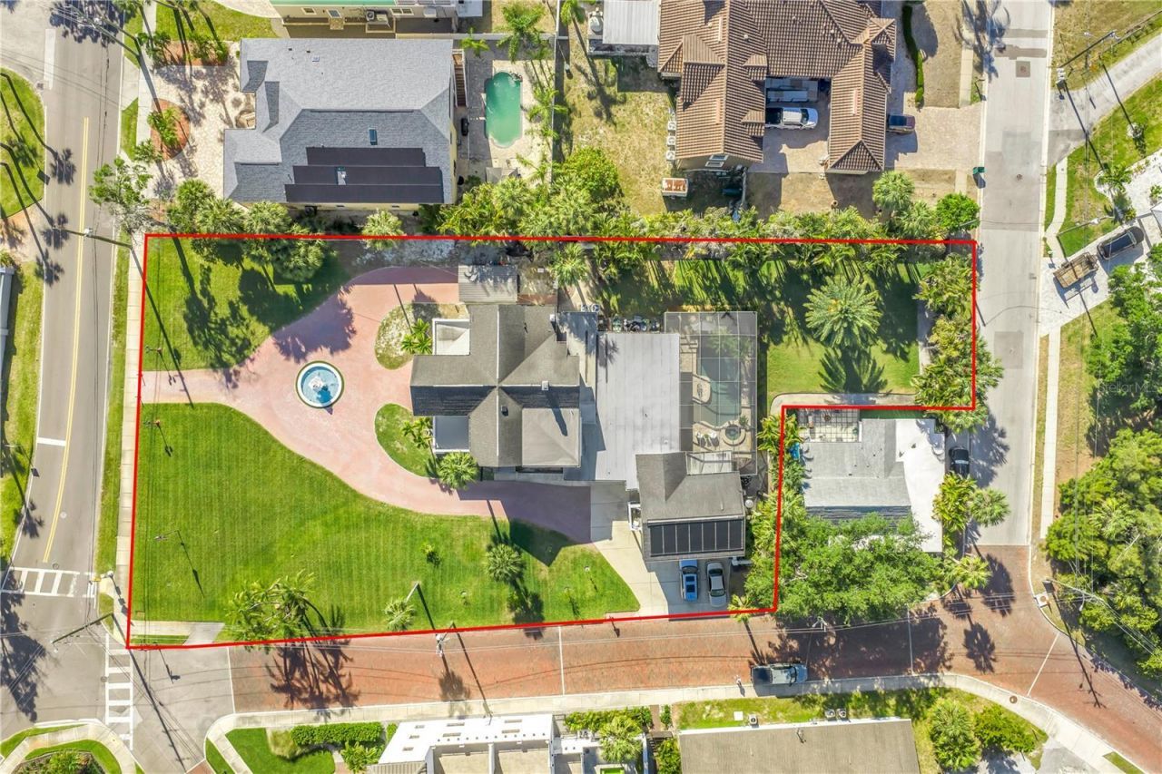 208 N Spring Boulevard, Tarpon Springs, FL 34689 Photo