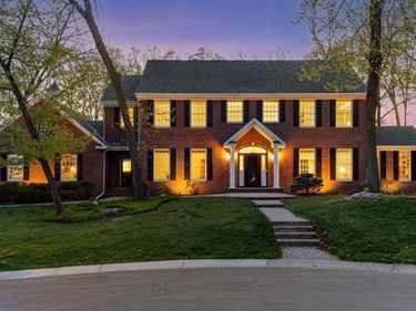 20150 Sweetwater Curve, Shorewood, MN 55331