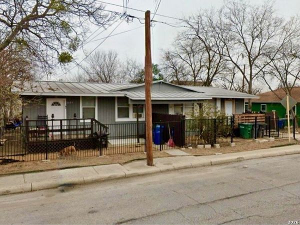 2609 W Poplar, San Antonio, TX 78207