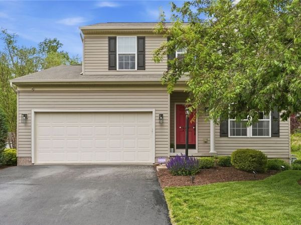 217 Arroyo Dr, Coraopolis, PA 15108
