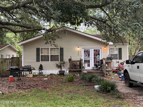 2202 22nd Street, Pascagoula, MS 39581