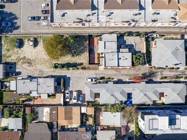 11414 Calvert Street, North Hollywood, CA 91606