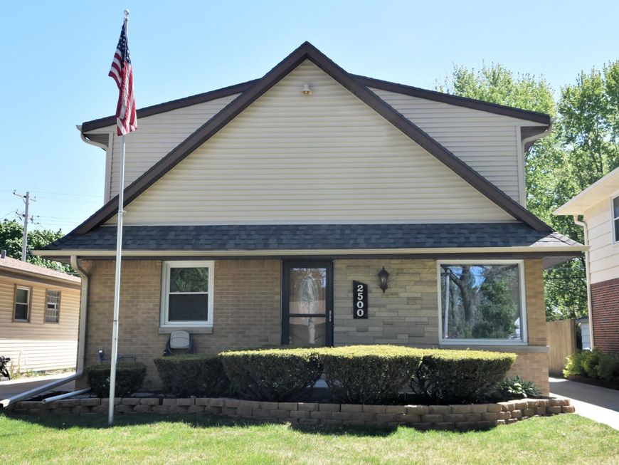 Main Photo