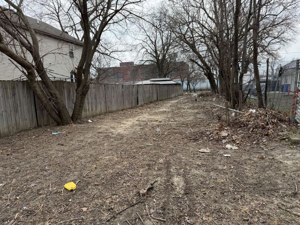 Chicago, IL 60624