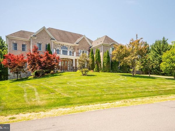 1002 SHERMAN COURT, GREAT FALLS, VA 22066