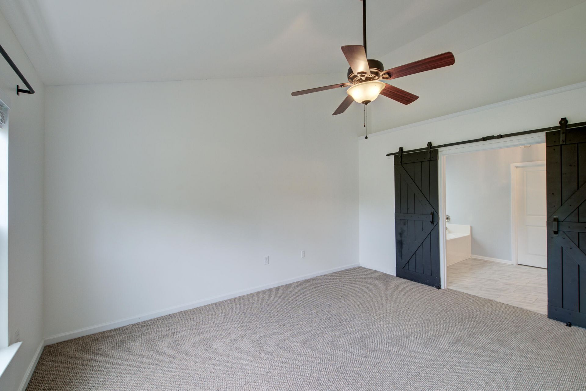 1054 Whitlow Boulevard Photo 17