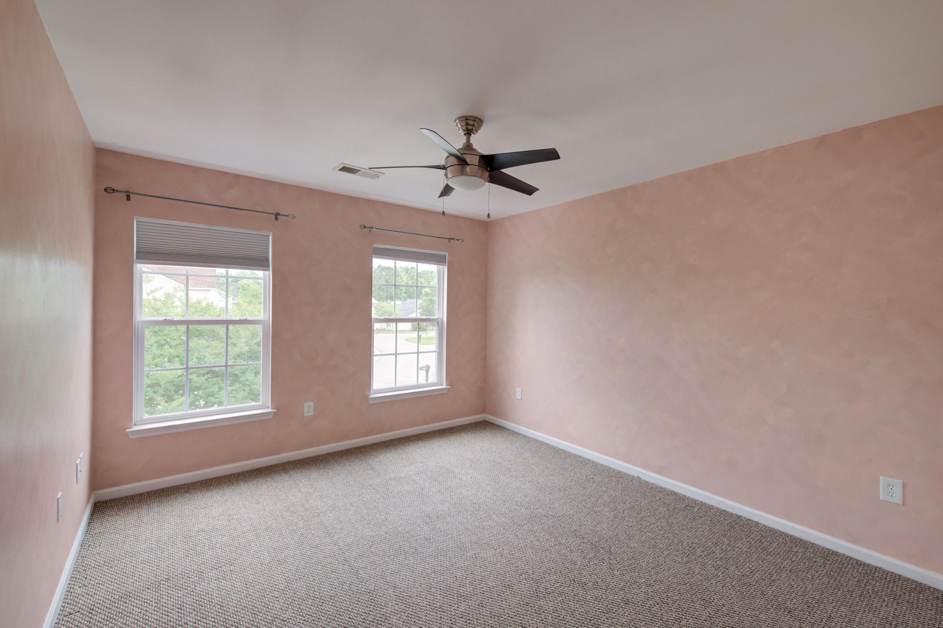 1054 Whitlow Boulevard Photo 23
