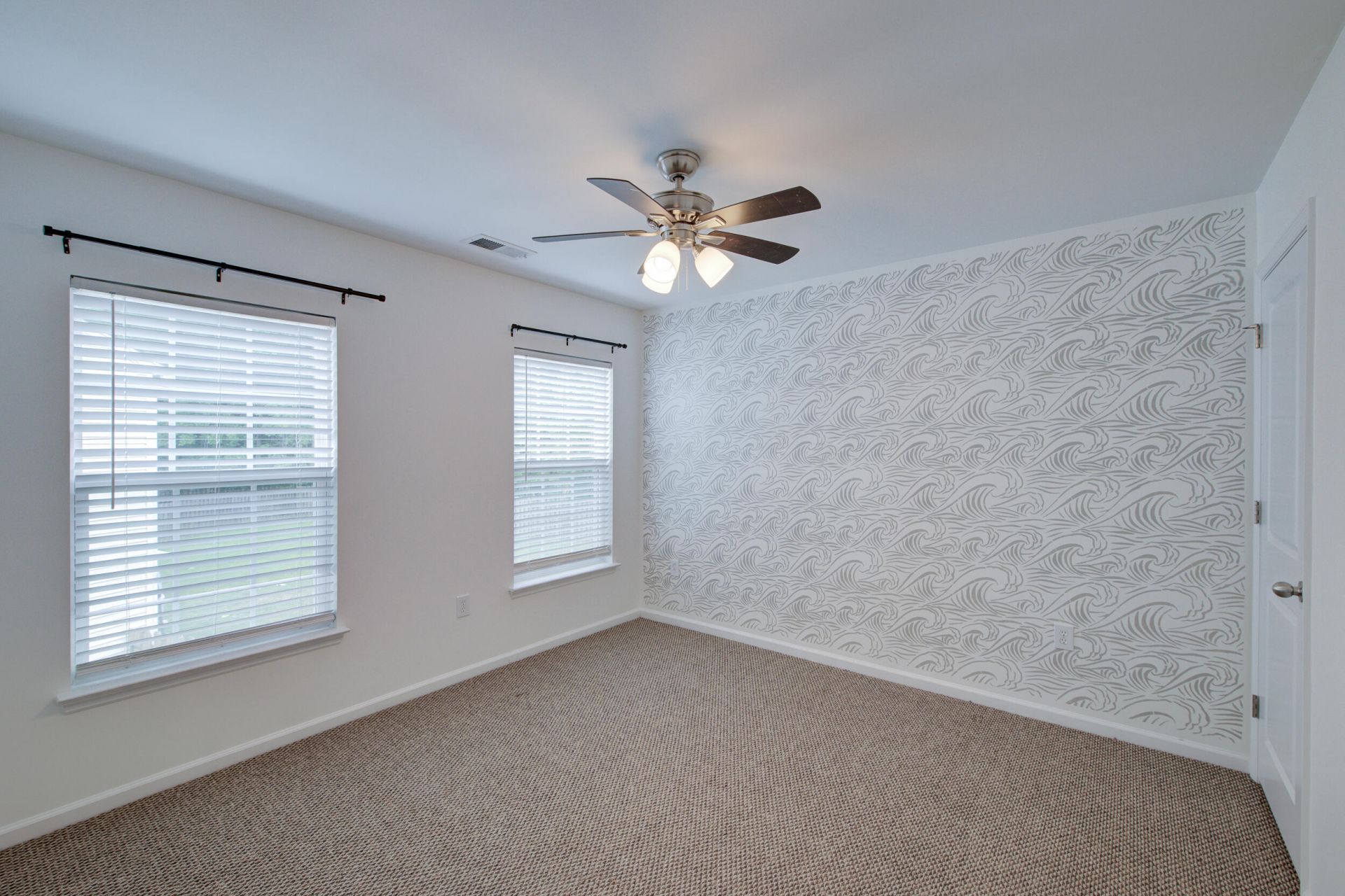 1054 Whitlow Boulevard Photo 28