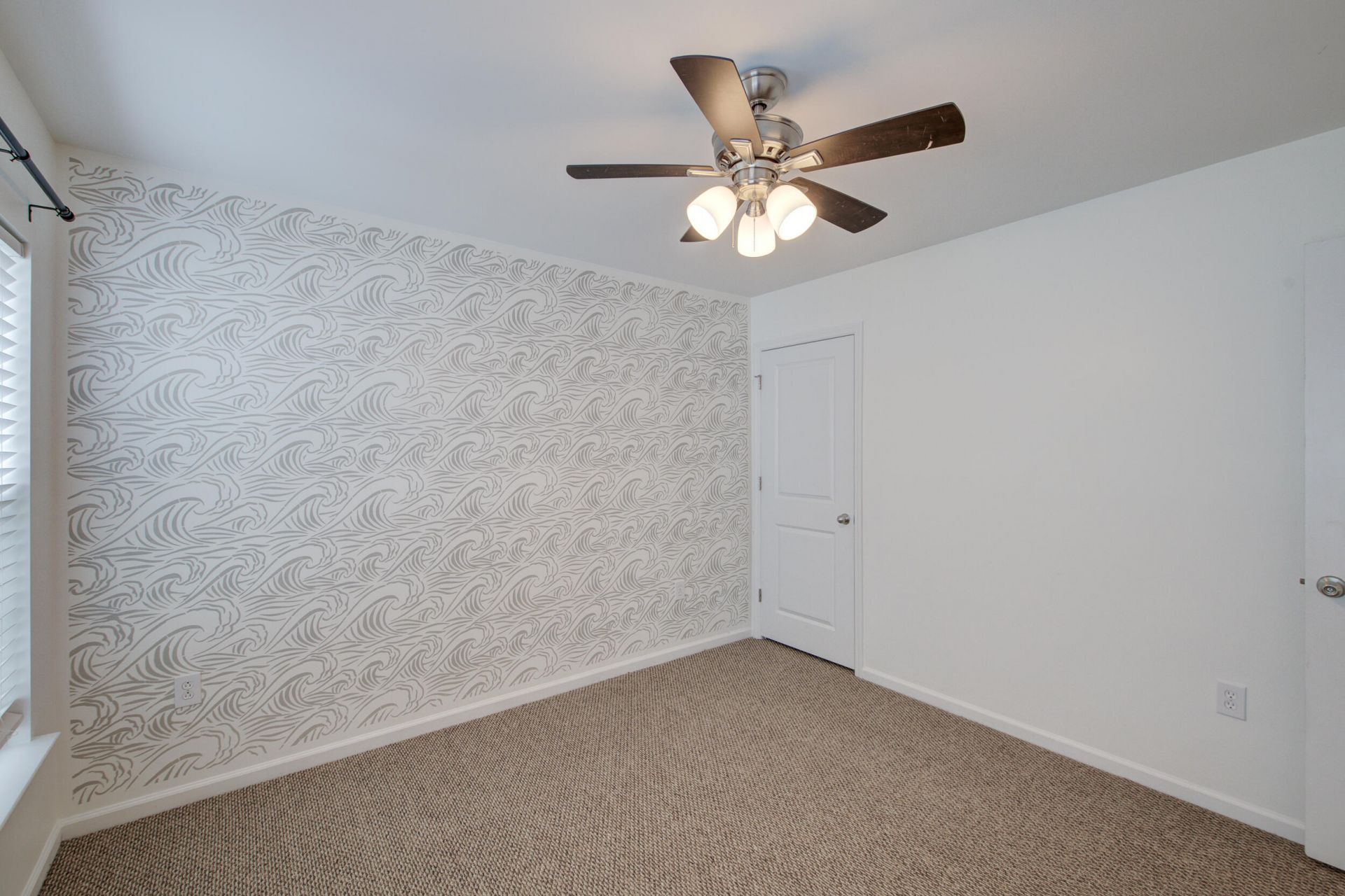 1054 Whitlow Boulevard Photo 29