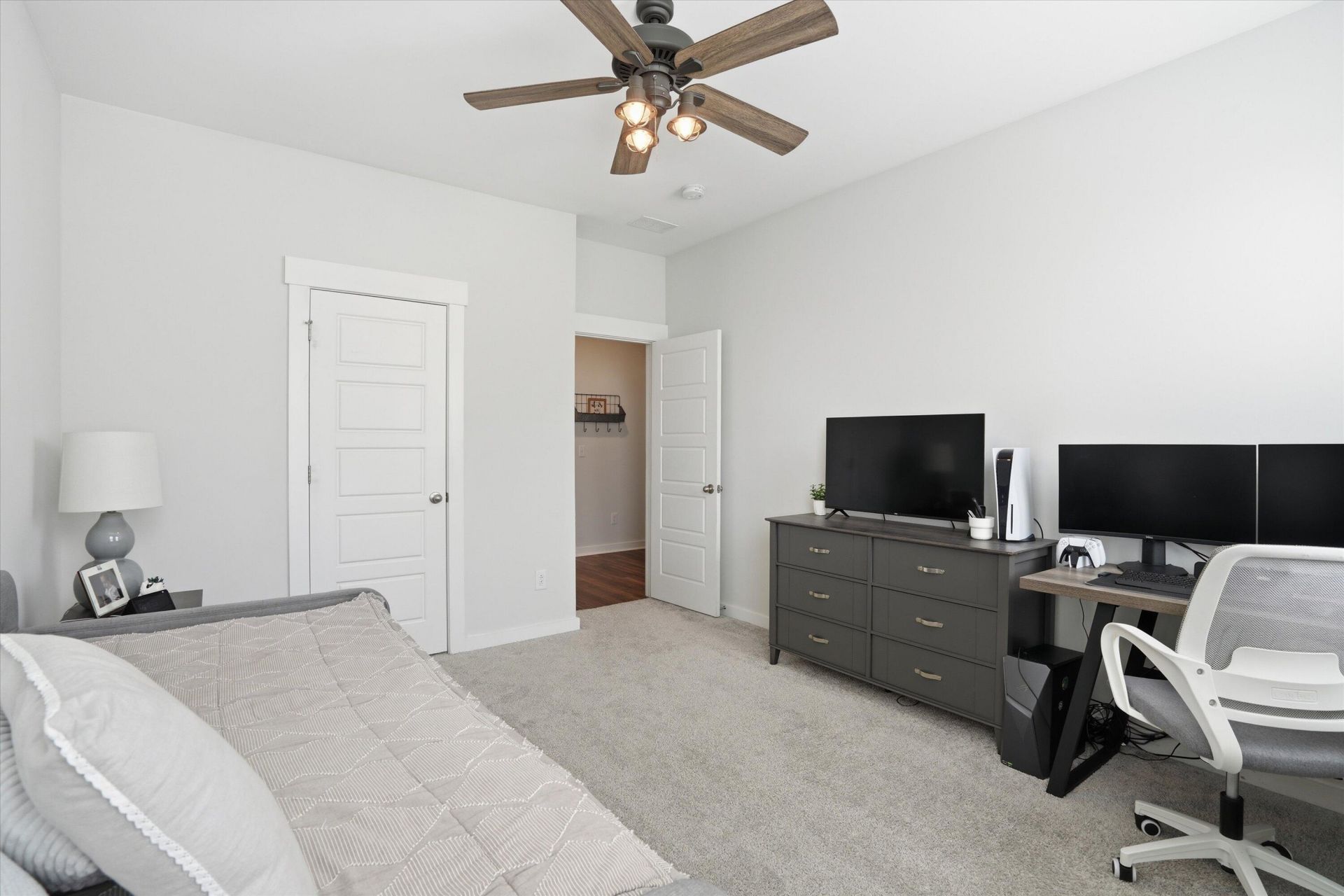 131 Trumpet Vine Drive Photo 32