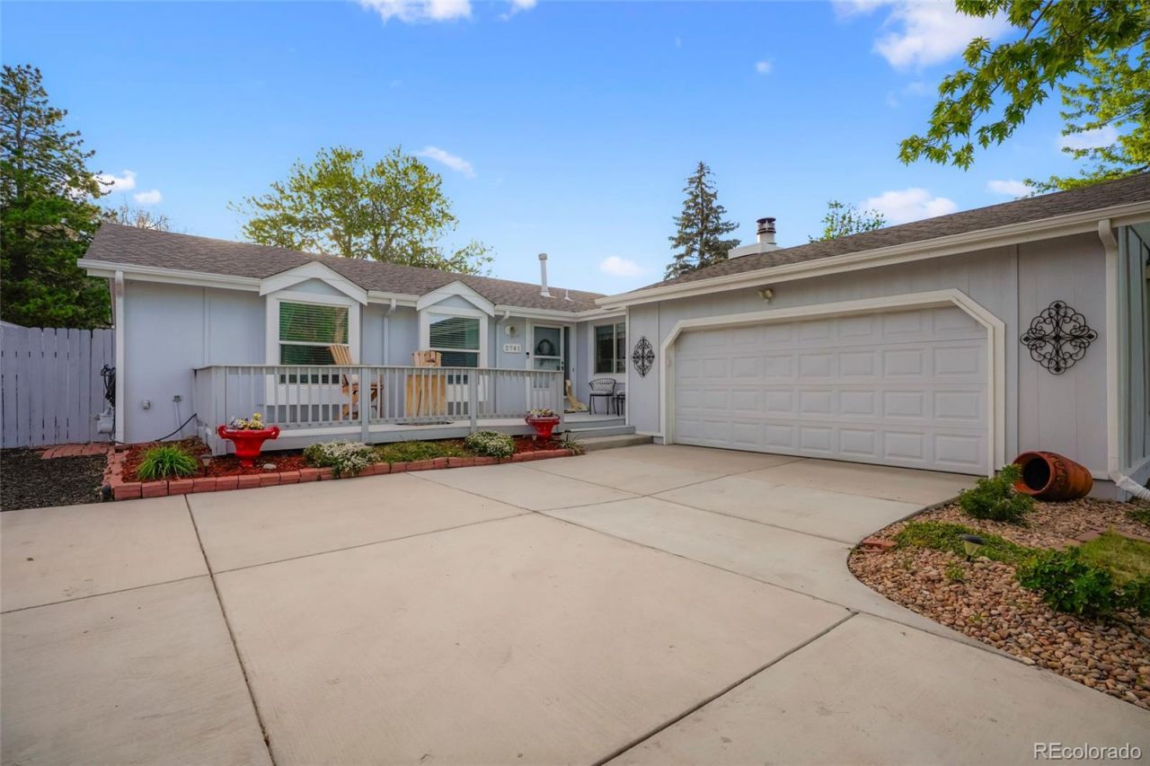 2741 S Salida Way S, Aurora, CO 80013 Main Photo