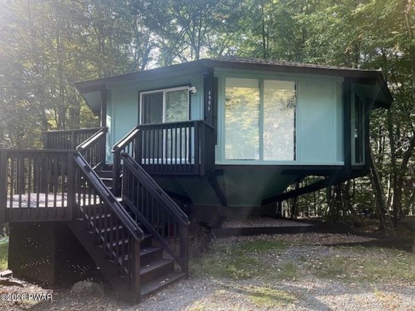1995 Lakeview Drive E, Lake Ariel, PA 18436