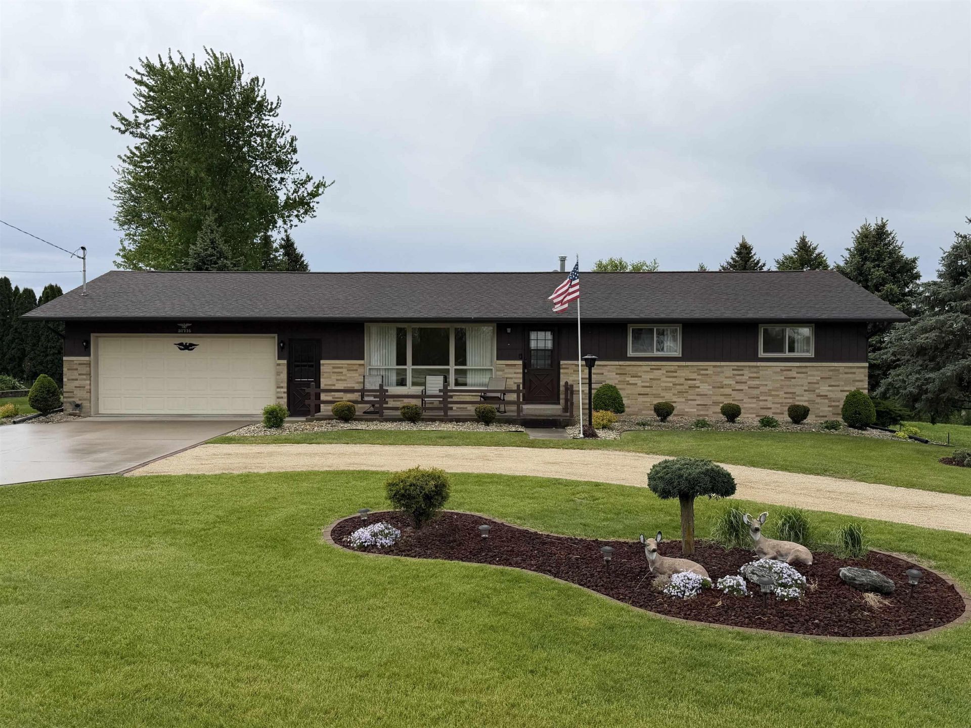 31716 Olde Castle Rd, Dyersville, IA 52040 Main Photo