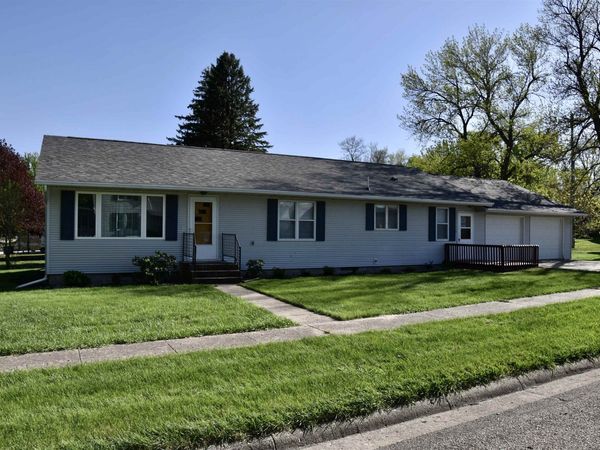666 3rd St , Ocheyedan, IA 51354