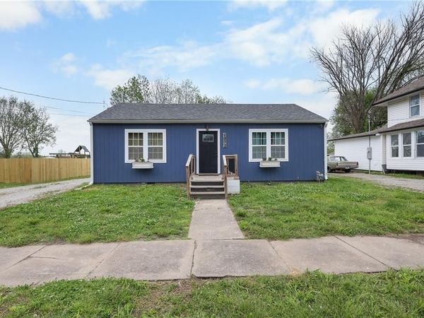 1002 5th Street, Osawatomie, KS 66064