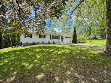 26 Locust Street, Auburn, NY 13021