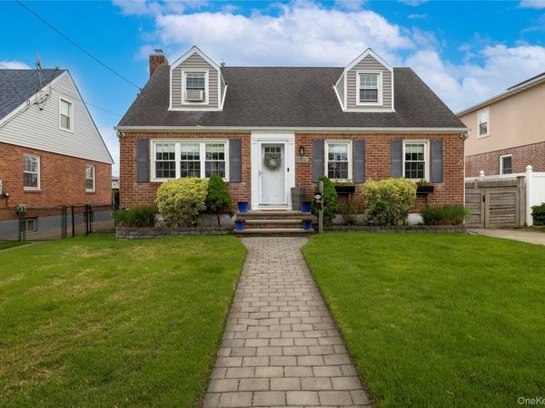 1714 Broadway , New Hyde Park, NY 11040