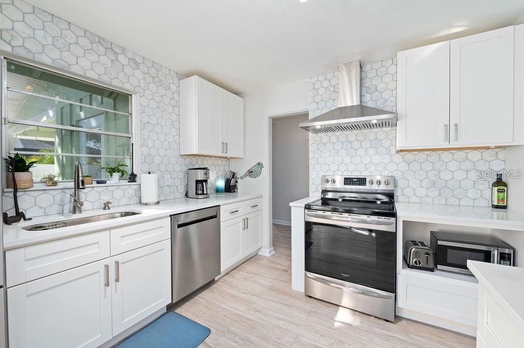 2676 Martin Street , Sarasota, FL 34237 Photo