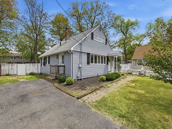 49 Canterbury Rd, Springfield, MA 01118