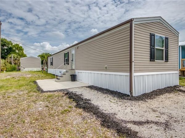 352 Sacramento ST , NORTH FORT MYERS, FL 33903