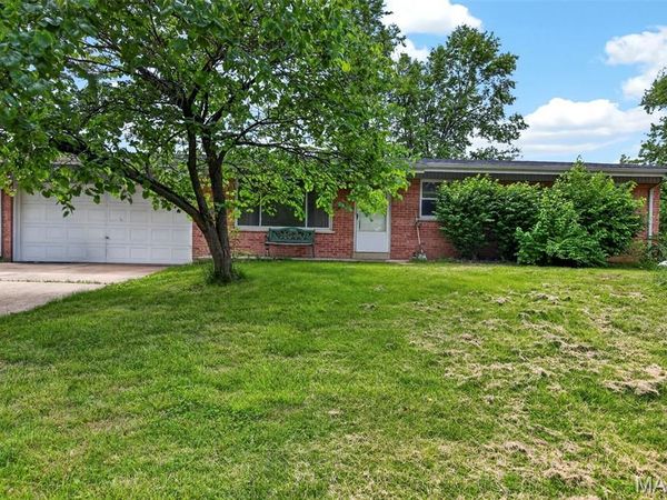 33 Cloverdale Drive, Unincorporated, MO 63304