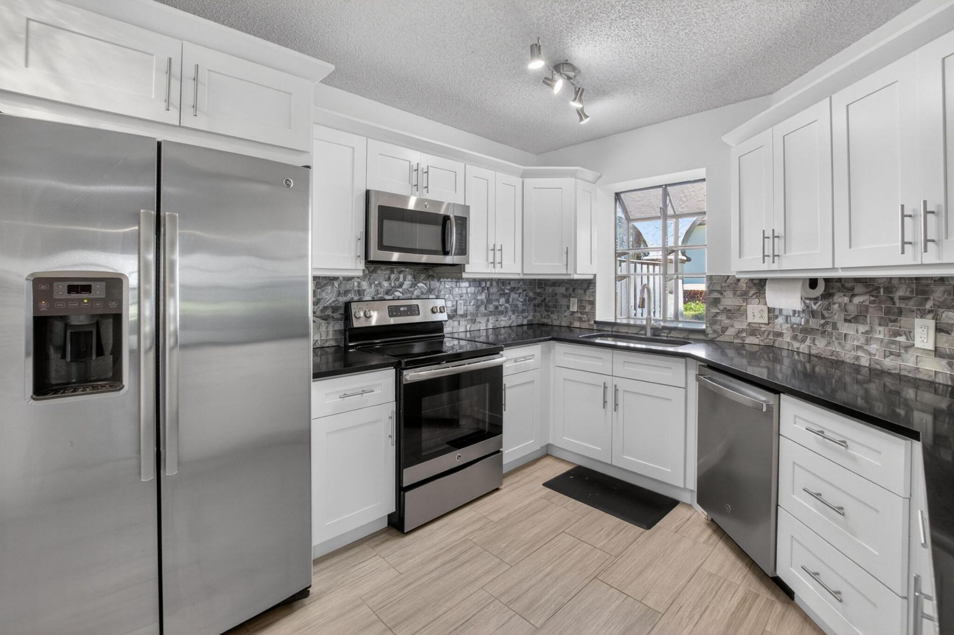 5259 Europa Drive, Unit D, Boynton Beach, FL 33437 Photo