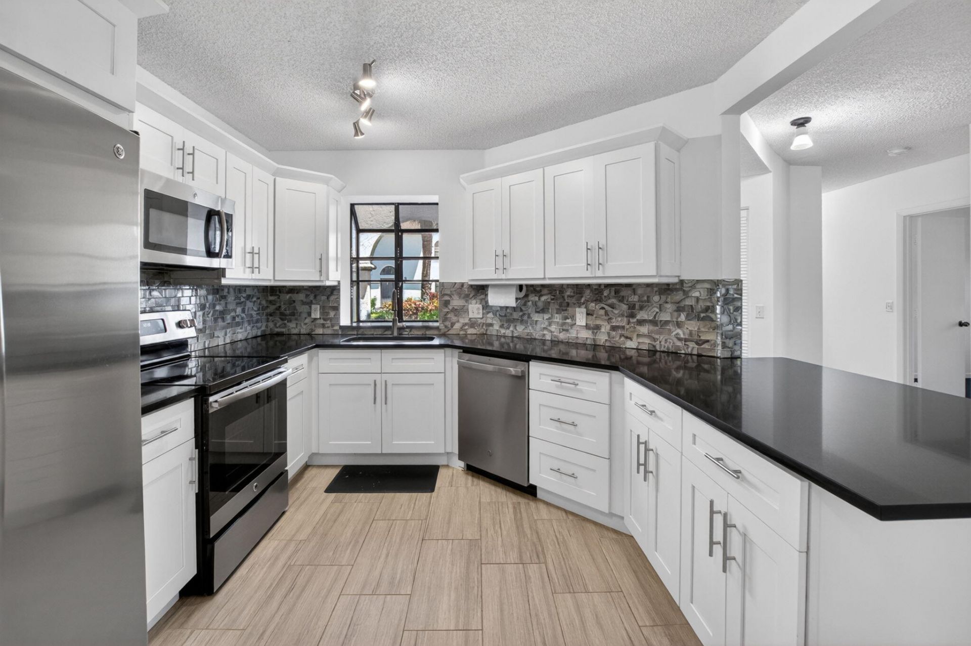5259 Europa Drive, Unit D, Boynton Beach, FL 33437 Photo